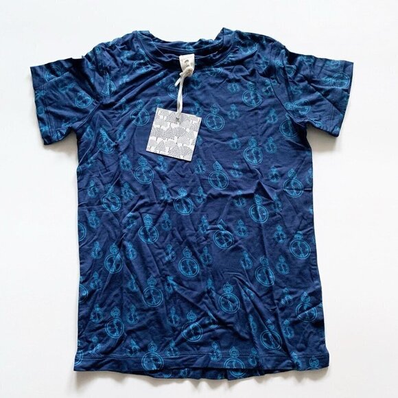 kate quinn Other - Kate Quinn kids boys Short Sleeve Tee Size 7 tears